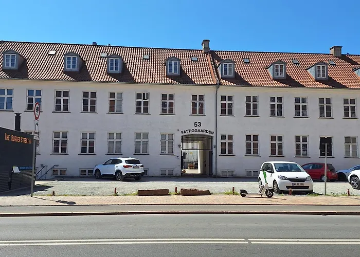 7 Rooms Apartment In Odense C